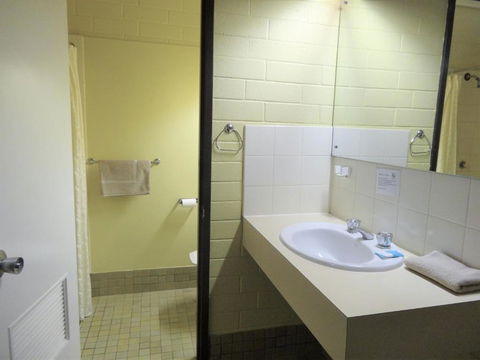 Leigh Creek Outback Resort - Surfers Paradise Gold Coast 1