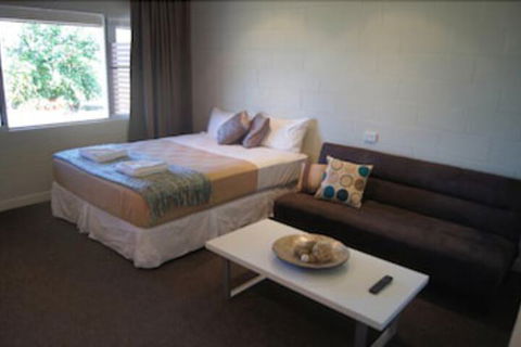 Forrest Beach Hotel - Surfers Paradise Gold Coast 3