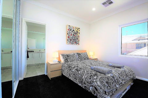 Harbour Views At Mindarie Marina - Surfers Paradise Gold Coast 5