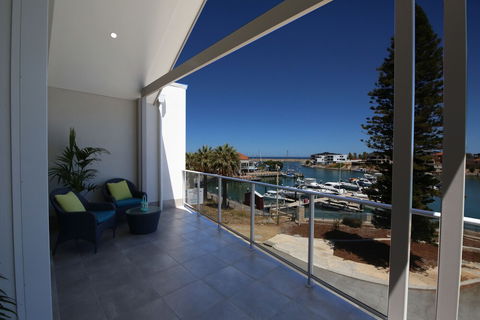 Harbour Views At Mindarie Marina - Surfers Paradise Gold Coast 7
