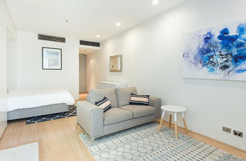 TT302 Darlinghurst Sydney Studio - Surfers Paradise Gold Coast 4