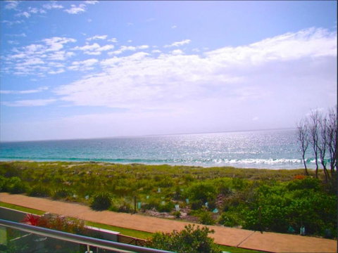 Waterfront Dream Vincentia - Surfers Paradise Gold Coast 4