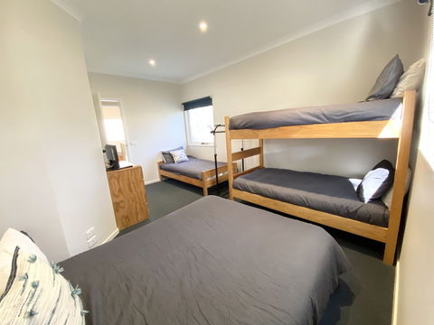 Crystal Brook - Surfers Paradise Gold Coast 6