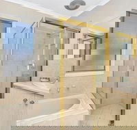 Green Reef Beach House - Surfers Paradise Gold Coast