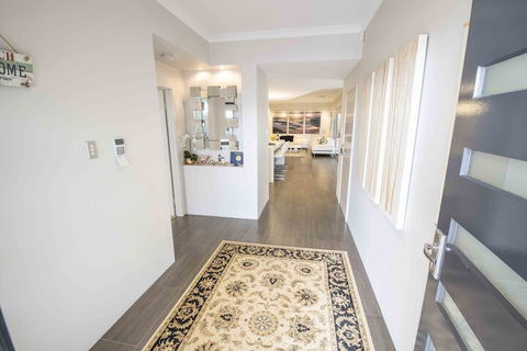 Magnificent Beach Retreat - Surfers Paradise Gold Coast 1