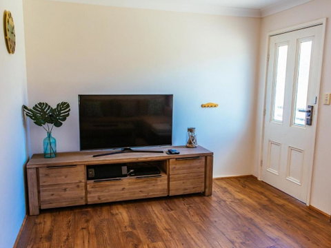 Sunbaker Beach House 4 Mins To Beach Pet Friendly With Fire Pit - Surfers Paradise Gold Coast 2