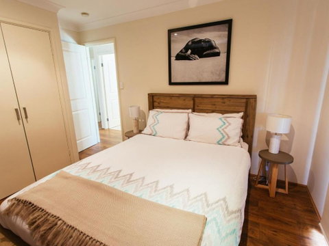 Sunbaker Beach House 4 Mins To Beach Pet Friendly With Fire Pit - Surfers Paradise Gold Coast 3