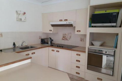 Ranu House Waterfront - Surfers Paradise Gold Coast 6