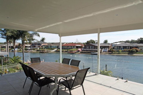 Unbeatable Waterfront Location - Surfers Paradise Gold Coast 1