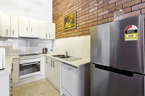 Macadamia Court, 2/8 Government Road - Surfers Paradise Gold Coast 3