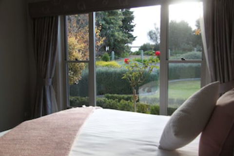 BEL MIREN ESSINGTON - Surfers Paradise Gold Coast 0