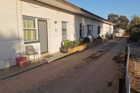 Kimba Units - Surfers Paradise Gold Coast 1