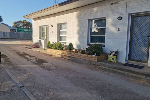 Kimba Units - Surfers Paradise Gold Coast 3