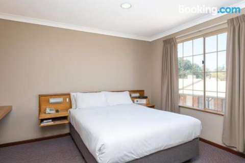 MIDAS MOTEL KALGOORLIE - Surfers Paradise Gold Coast 2
