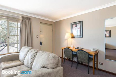 MIDAS MOTEL KALGOORLIE - Surfers Paradise Gold Coast 3