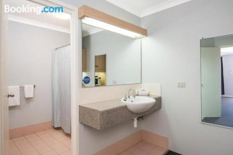 MIDAS MOTEL KALGOORLIE - Surfers Paradise Gold Coast 7