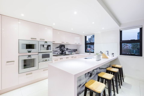 MADDISON, 3BDR Port Melbourne Apartment - Surfers Paradise Gold Coast 2