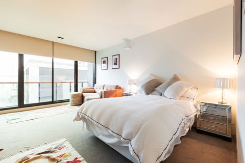 CELESTE, 1BDR East Melbourne Apartment - Surfers Paradise Gold Coast 1