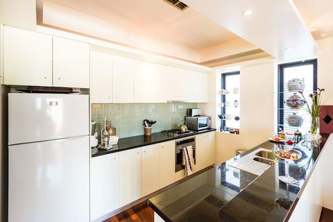 BELLE, 2BDR Melbourne Apartment - Surfers Paradise Gold Coast 6