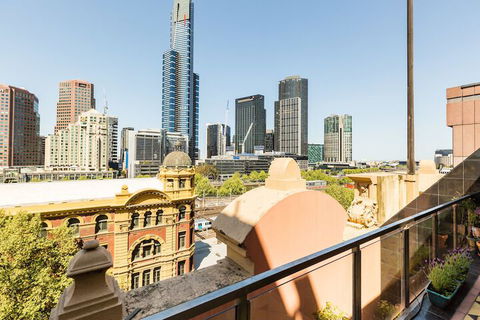 BELLE, 2BDR Melbourne Apartment - Surfers Paradise Gold Coast 1