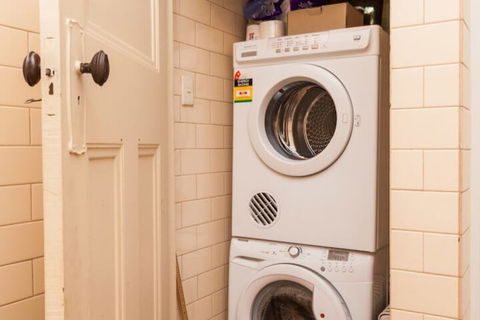 MADELINE, 1BDR Fitzroy Apartment - Surfers Paradise Gold Coast 2