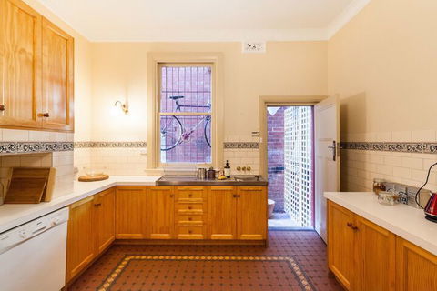 MADELINE, 1BDR Fitzroy Apartment - Surfers Paradise Gold Coast 6