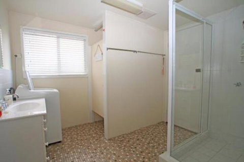 The Beach House In Berrara - Surfers Paradise Gold Coast 7