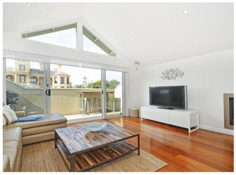 Villa By The Sea - Surfers Paradise Gold Coast 2