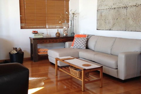 Ulverstone Boutique Accommodation - Surfers Paradise Gold Coast 2