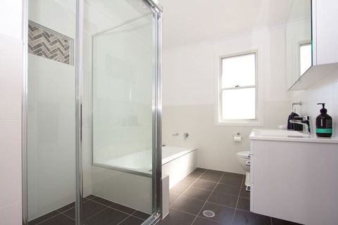 Stay In Mudgee - Surfers Paradise Gold Coast 2