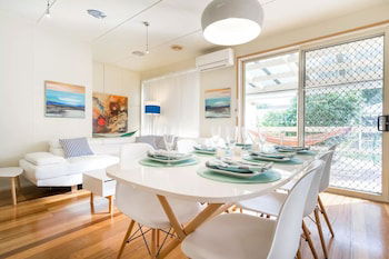Nautique Beach House - Surfers Paradise Gold Coast 1