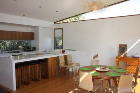 Swan Sea - Surfers Paradise Gold Coast 0