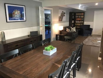 Tudor House - Large Family Home - Surfers Paradise Gold Coast 6