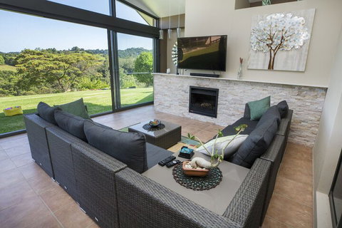 Mapleton Springs - Surfers Paradise Gold Coast 7