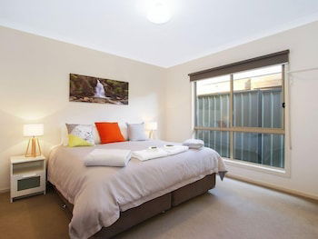 Bright Delight - Modern Luxury - Surfers Paradise Gold Coast 6