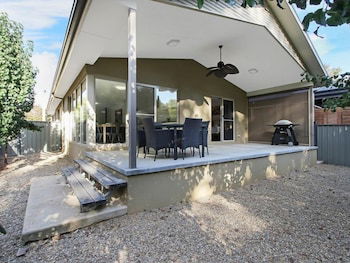 Bright Delight - Modern Luxury - Surfers Paradise Gold Coast 0