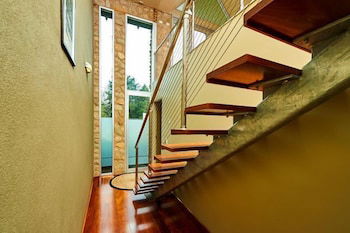 No.6 - Luxury Private Haven In The Heart Of Bright - Surfers Paradise Gold Coast 1
