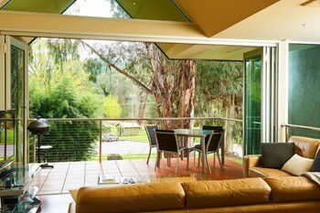 No.6 - Luxury Private Haven In The Heart Of Bright - Surfers Paradise Gold Coast 2