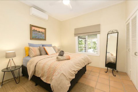 Tallywood Hacienda - Surfers Paradise Gold Coast 2