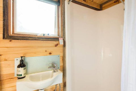 Live Big In The Gurdies Tiny House With A View - Surfers Paradise Gold Coast 4