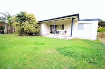 Beach Break At Hat Head - Surfers Paradise Gold Coast 0