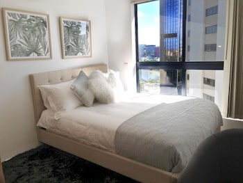 1009 Newly Refurnished Cozy Apartment - Surfers Paradise Gold Coast 0
