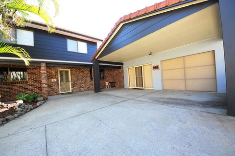 Sandy Feet At Hat Head - Surfers Paradise Gold Coast 1