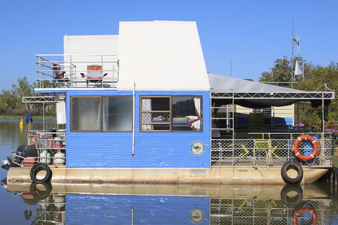 Corroboree Houseboats - Surfers Paradise Gold Coast 2