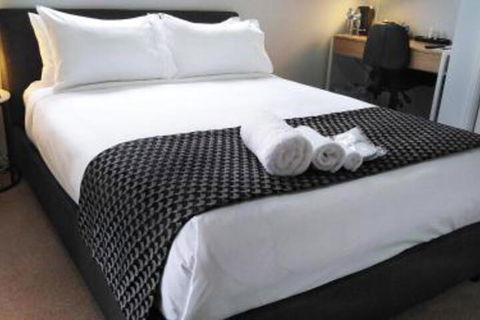Lakeside Retreat & Business - Surfers Paradise Gold Coast 0