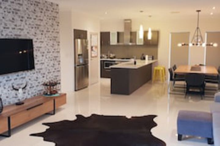 Willagee WA Surfers Paradise Gold Coast