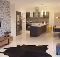 Big House in Melville - Surfers Paradise Gold Coast