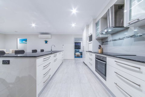 Whitsunday Sands - Cannon Valley - Surfers Paradise Gold Coast 2