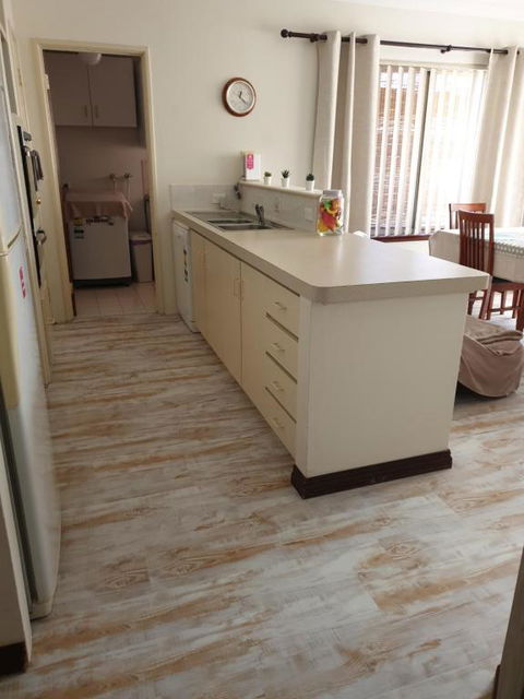 Beachside Retreat - Surfers Paradise Gold Coast 1