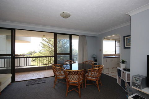 Pinnacle Unit 403 - Surfers Paradise Gold Coast 2